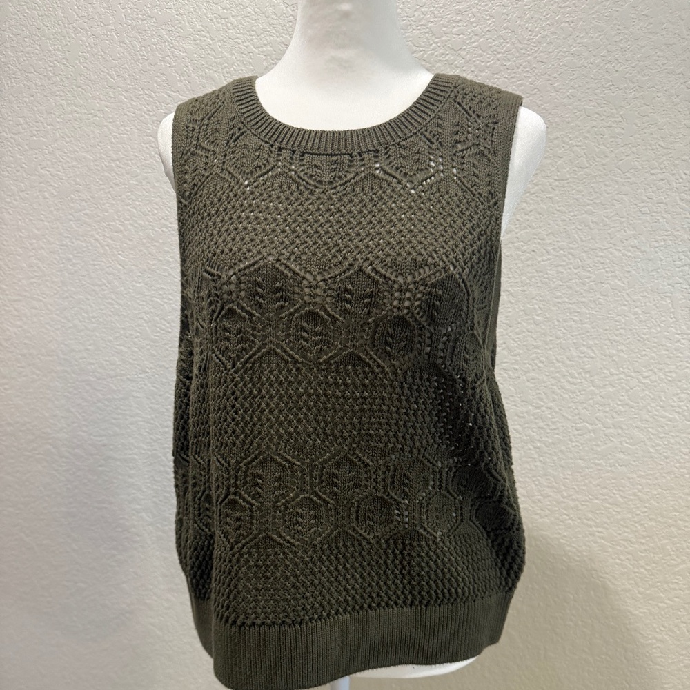 Splendid women's sleeveless sweater, NWT